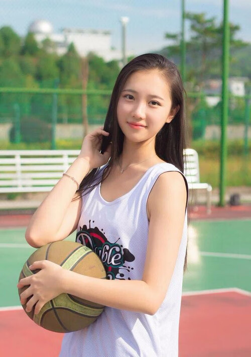 红魔星光：比利时足球女将与西班牙会师，比利时足球新星
