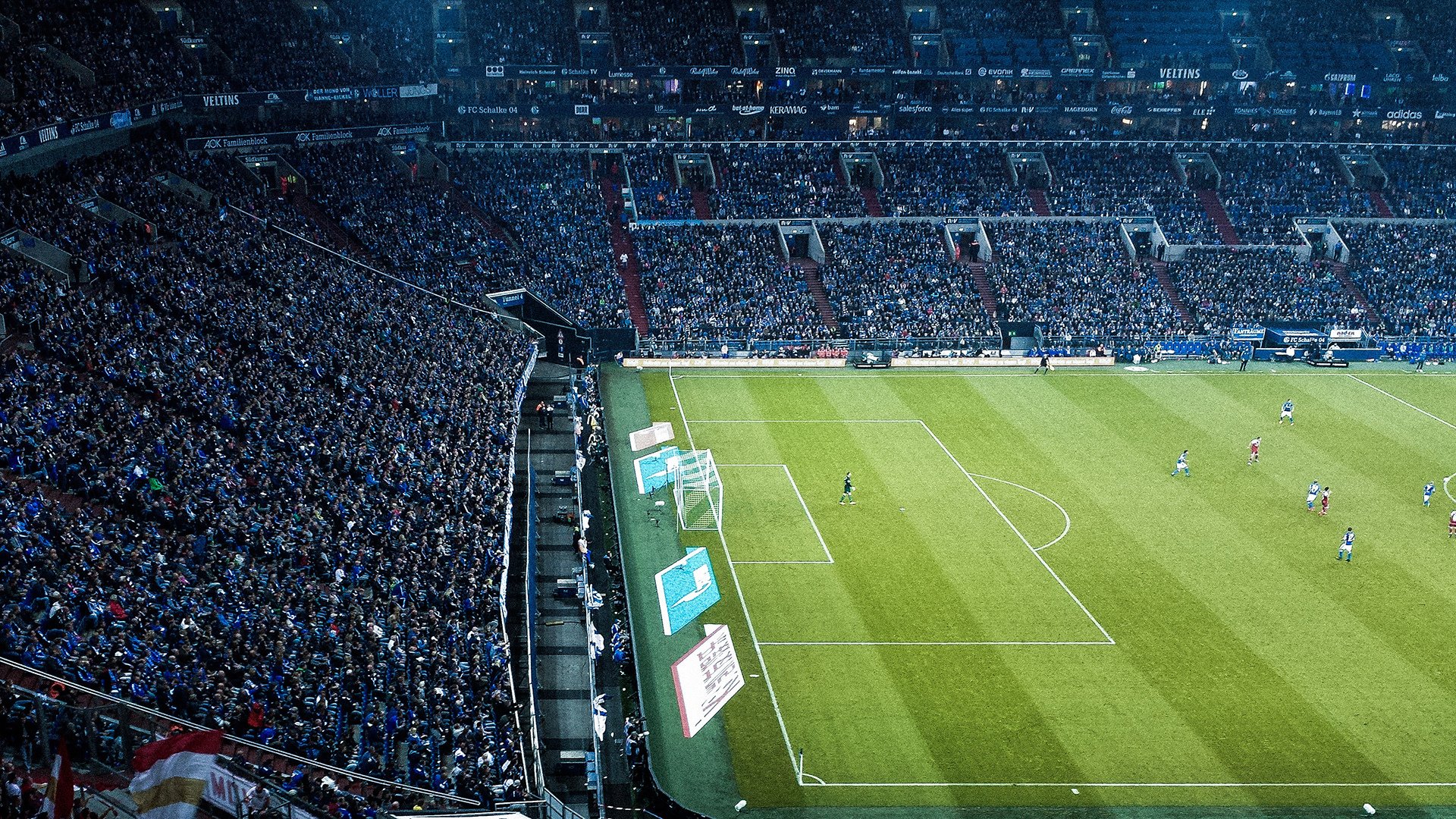 开云下载-“雪地争锋：北极极寒赛段的速度传奇”，北极雪地飙车电影