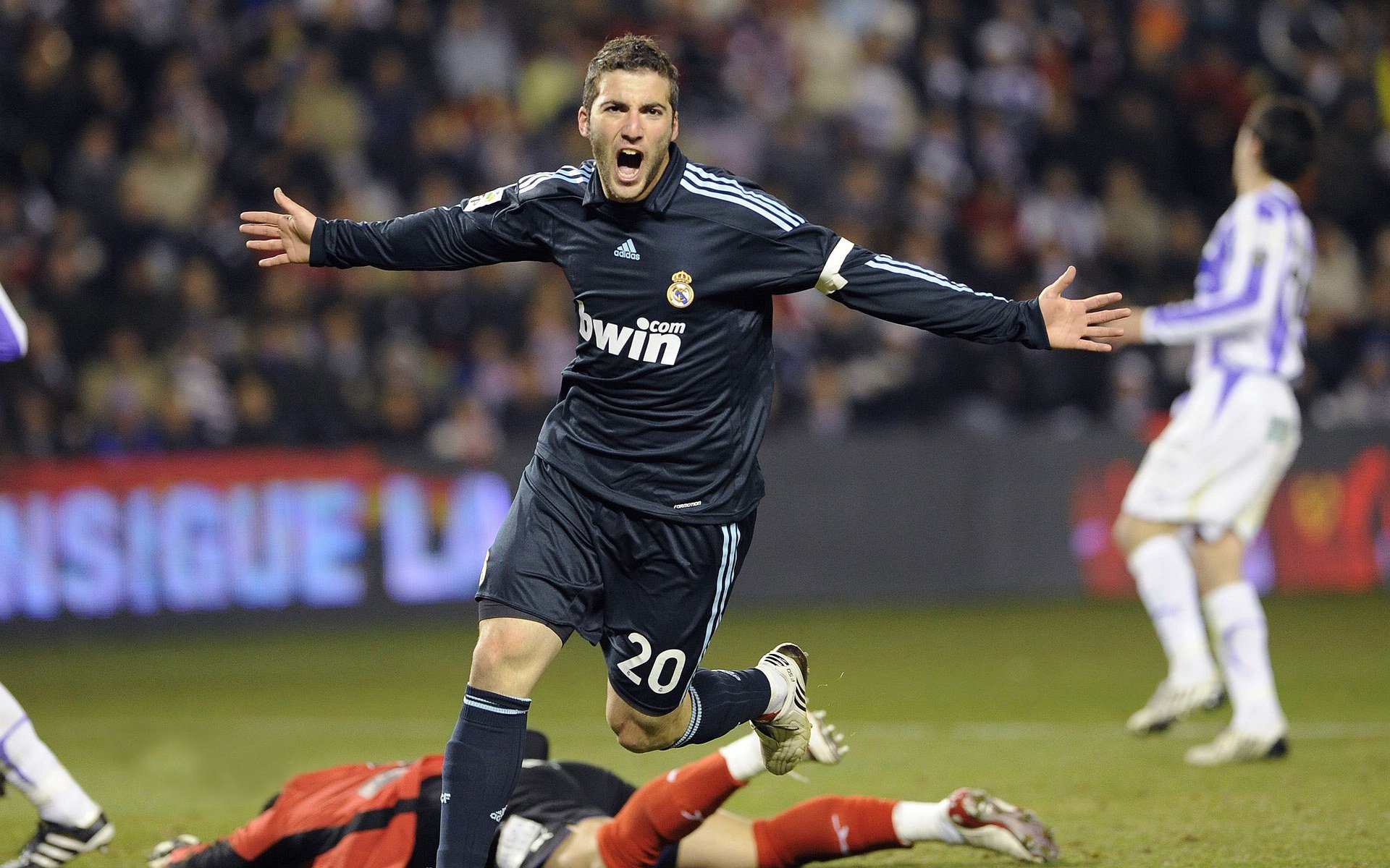 伊朗队震撼冬奥足球赛场，首战完胜瑞典，伊朗队足球队